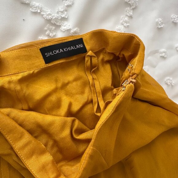 Shloka Khialani Ahora Mustard Lehenga, XS - Picture 4 of 10